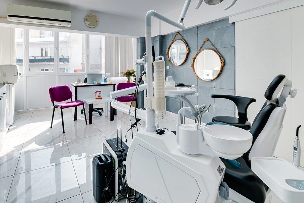 Kuşadası diş klinik