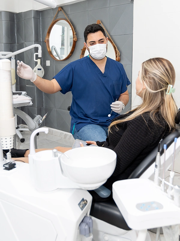 diş doktoru Süleyman Çağın Kuşadası